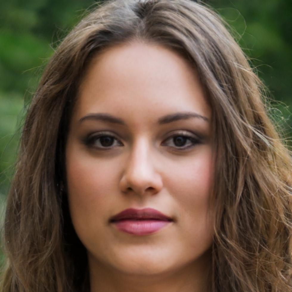 Portrait of satisfied student Rebecca Hayes